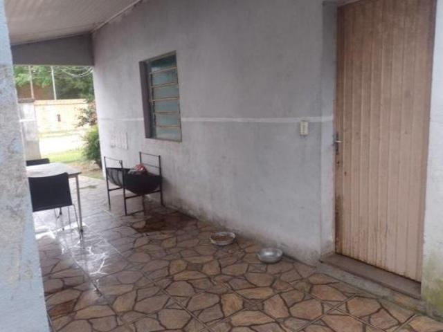 Casa no Bairro Ponta Grossa com terreno medindo 10x30