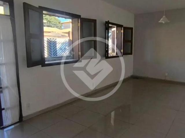 CASA NO BAIRRO PROMISSÃO EM LAGOA SANTA COM EXCELENTE LOCALIZAÇÃO!