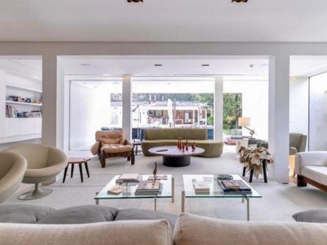 Casa no Brooklin com 700m², 5 suítes, 4 vagas, com Piscina!