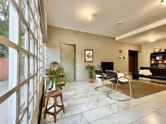 Casa no Brooklin | Terreno 500m² | Quintal com Jardim | 3 suítes