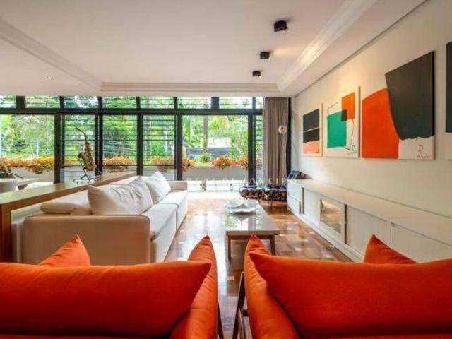 Casa no Brooklin: 340 m², 5 suites, 6 vagas e lazer