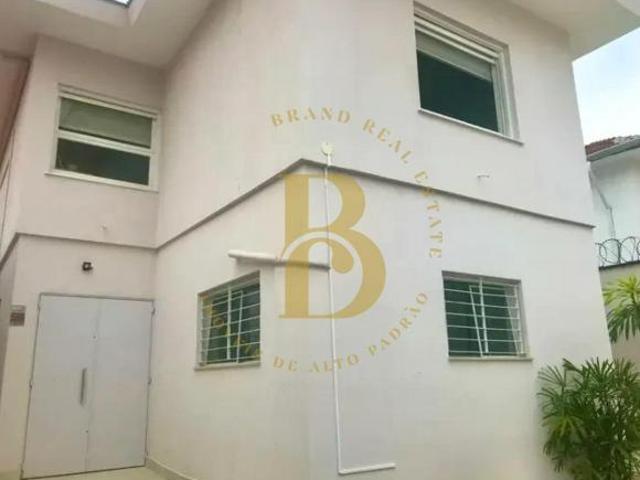 Casa no Campo Belo, 250 m², 5 dormitórios e 5 vagas, à venda e para locação