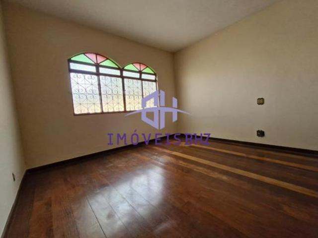 Casa no Castelo terreno plano 420 m² plano, 2 suites 4 vagas