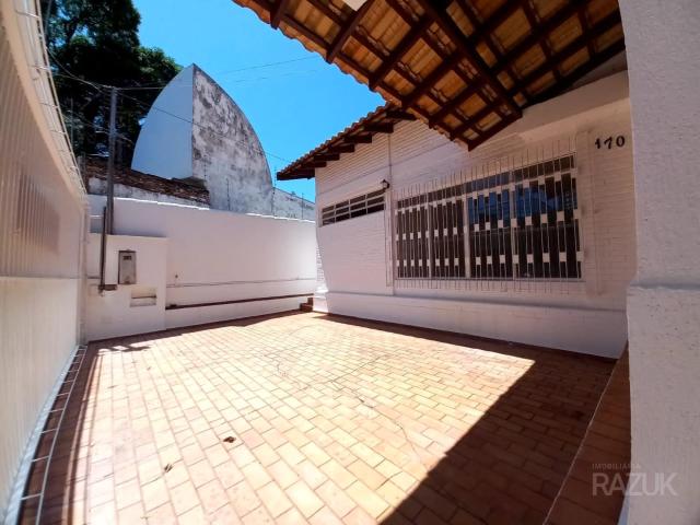 Casa no centro – Próximo Av. Mato Grosso