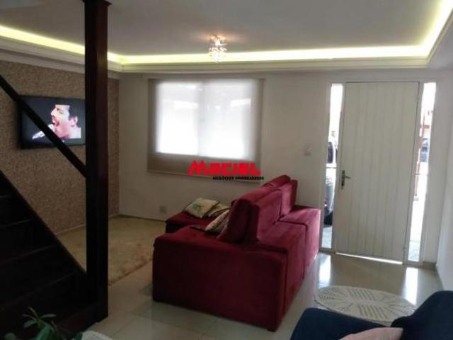 Casa no condomínio Girassois bairro Morumbi, proximo shopping shibata, toda reformada diferenciada