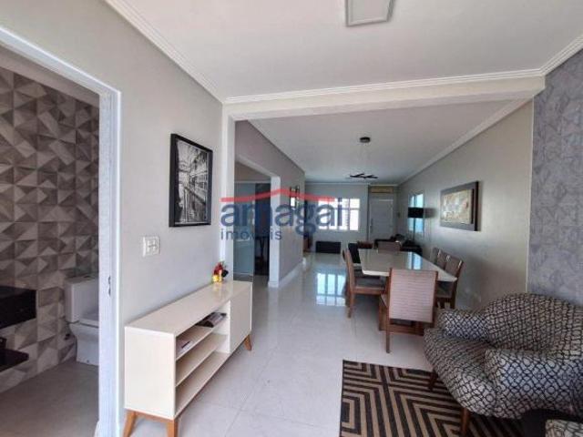 Casa no Condomínio Italia Boulevard com 3 dormitórios no Jd Santa Maria em Jacareí SP
