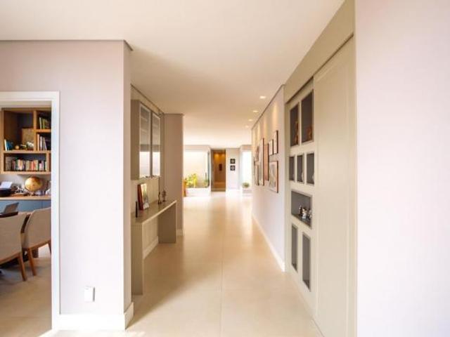 Casa no condomínio Lagos de Shanadu para venda com 7 quartos, sendo 7 suítes, 829m²