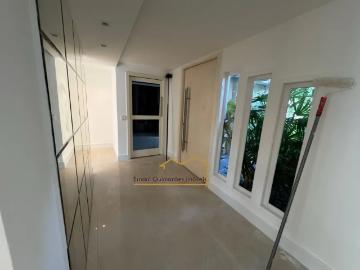 Casa no condominio Maramar