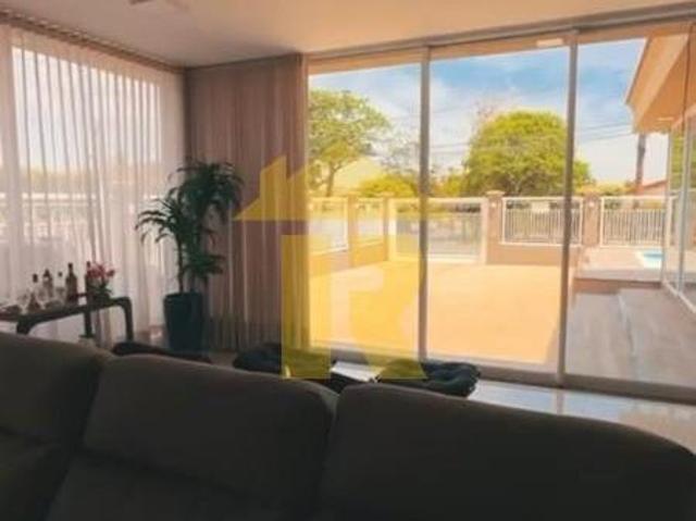 Casa no Condomínio Parque Lago E Sol em Fronteira MG: 3 quartos, 3 suítes, 3 salas, 5 banheiros, 8 v