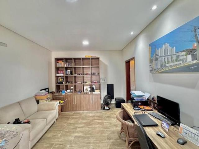Casa no condomínio Residencial Julia Martinez para venda com 4 quartos, sendo 3 suítes, 250m²
