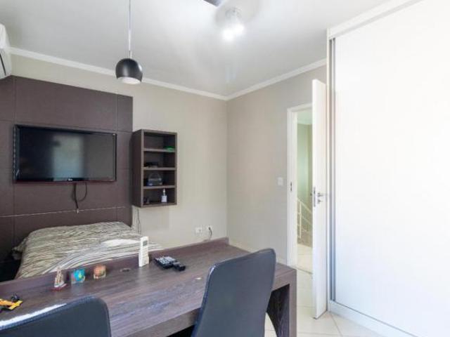Casa no condomínio Residencial Recanto dos Pássaros para venda com 3 quartos, sendo 3 suítes, 220m²