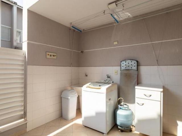 Casa no condomínio Residencial Recanto dos Pássaros para venda com 3 quartos, sendo 3 suítes, 220m²