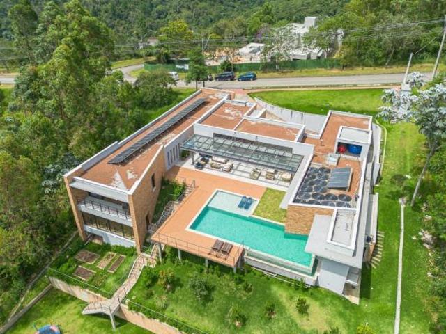 Casa no condomínio Voturuna Eco Park para venda com 5 quartos, sendo 5 suítes, 622m²