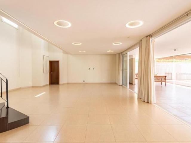 Casa no condomínio Village Bandeirantes II para venda com 4 quartos, sendo 4 suítes, 542m²