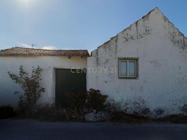 Casa no Covão do Coelho, Minde para recuperar