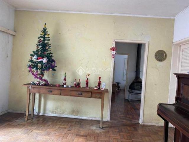 Casa no Guarani.