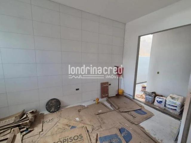 Casa no Jardim Columbia 2 dormitórios 1 suíte, banheiro social, sala, cozinha ampla e ótimo terre