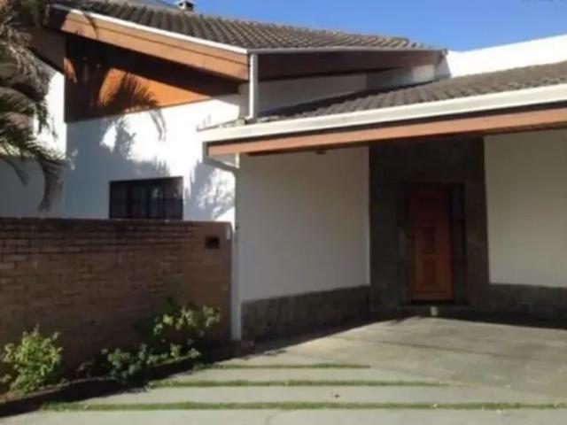 Casa no jardim das colinas!