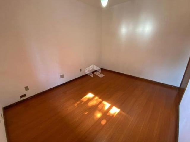 CASA NO JARDIM ISABEL COM 03 QUARTOS/DORMITÓRIOS/01SUÍTE