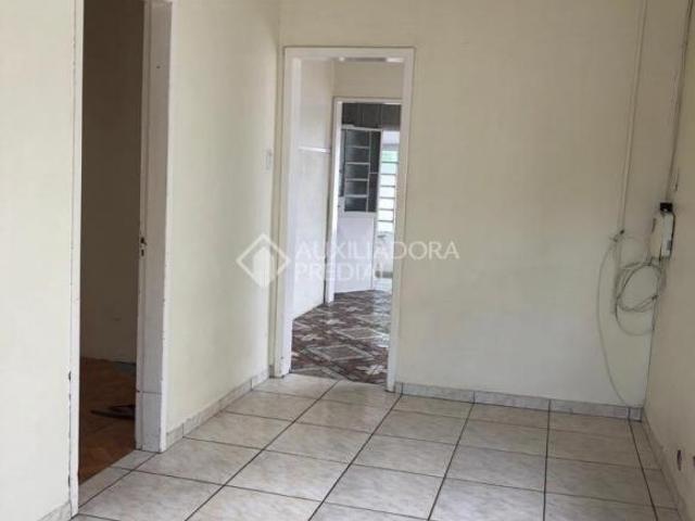 CASA NO JARDIM ITÚ 300M2
