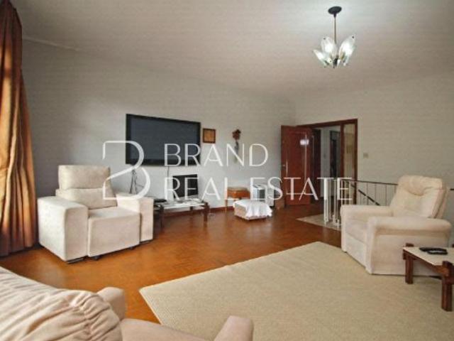 Casa no Jardim Lusitânia, 454 m², terreno de 501 m², a 450 m do Parque Ibirapuera