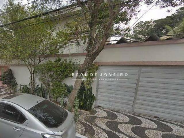 Casa no Jardim Luzitânia: 600 m² de terreno, ao lado do Parque Ibirapuera