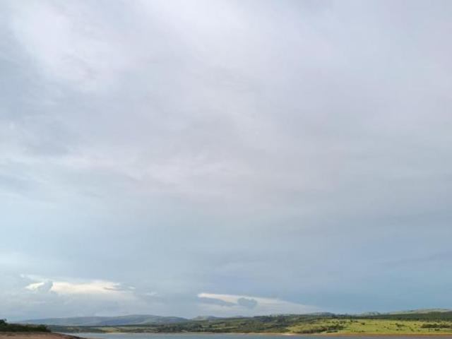 Casa no lago de Furnas