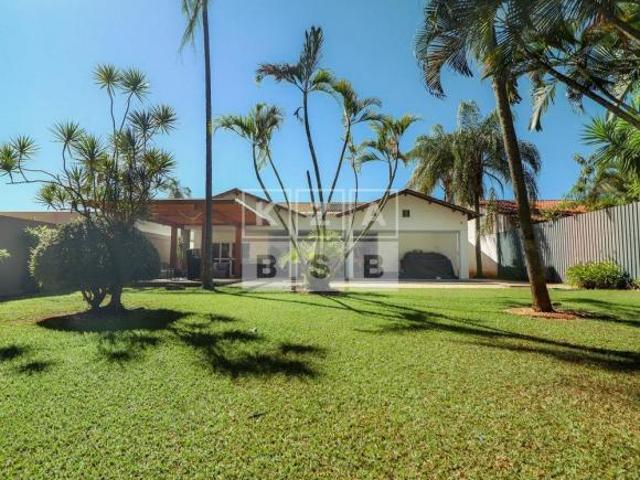 Casa no Lago Sul! Terreno 1700m² SHIS QL 10