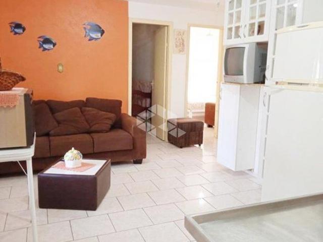 Casa no Litoral Gaúcho próxima ao mar com 06 quartos