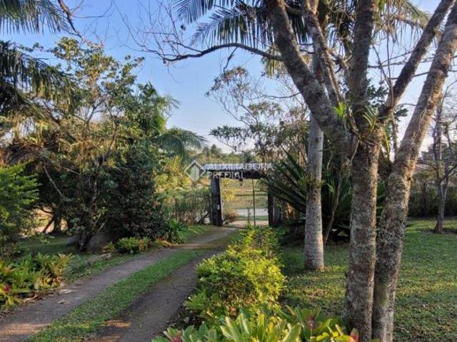 Casa no loteamento Parque do Sol com 3 quartos,1 suíte, com área total 2.8, sala, cozinha, sala j