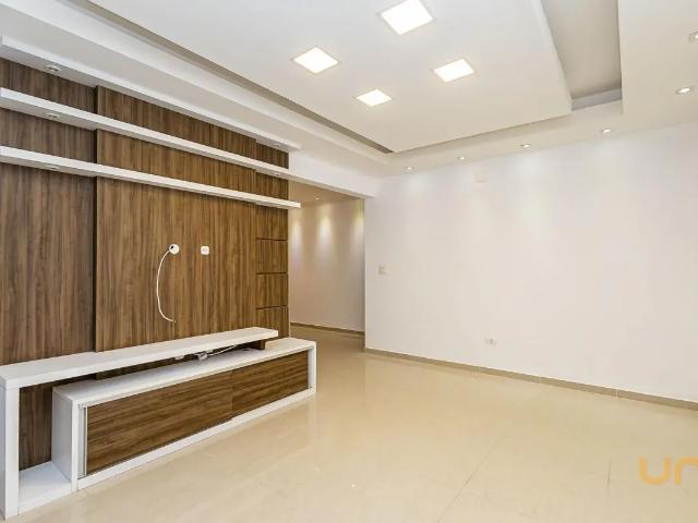 Casa no Pilarzinho de 205.01 m² com 3 quartos
