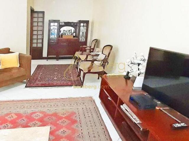 Casa no Planalto Paulista, com 4 dormitórios, 2 suítes e até 10 vagas de garagem