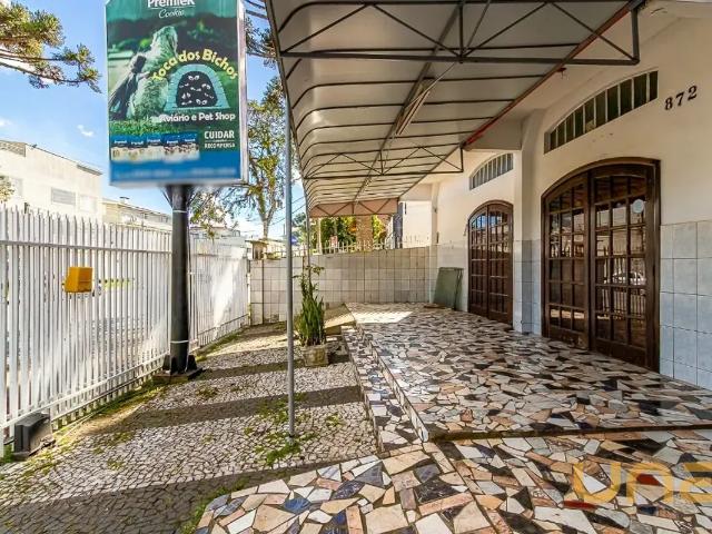 Casa no Portão de 360 m² com 4 quartos