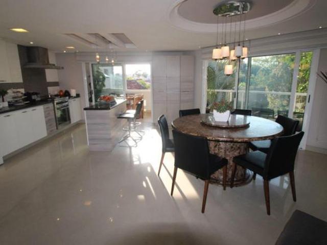 CASA NO PORTÃO DE 395M2 E MUITO REQUINTE LUXO E BOM GOSTO NA MELHOR LOCALIZAÇÃO