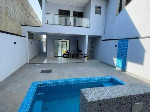 CASA NO PORTAL DOS IPÊS EM CAJAMAR COM 3 SUÍTES E PISCINA