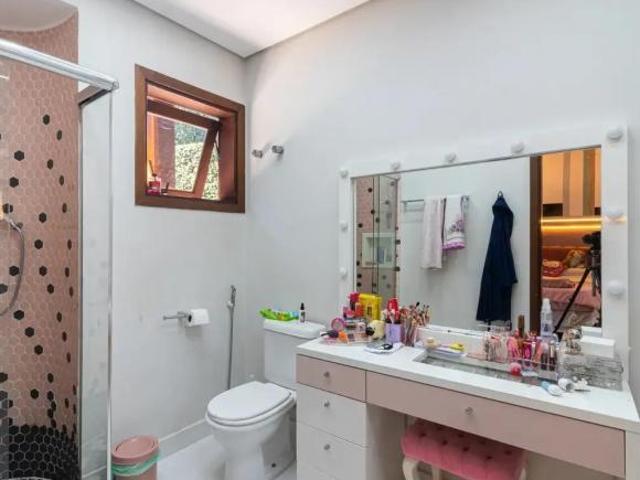 Casa no Residencial Tamboré 1 com 1.400 m² de terreno