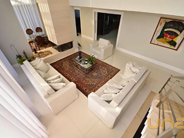 Casa no Santa Felicidade de 590 m² com 5 quartos