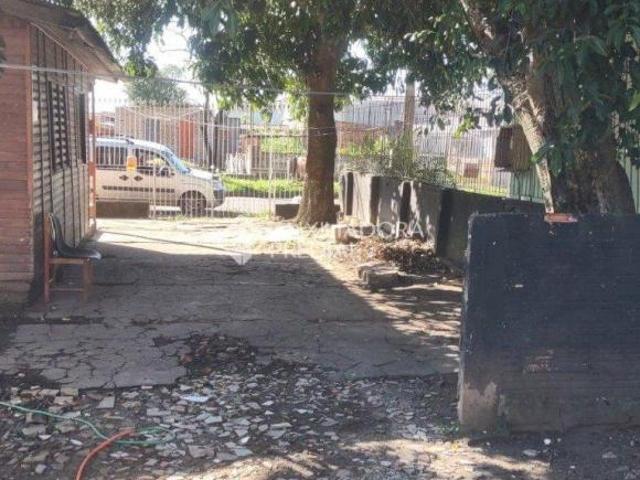 Casa no Sarandi Amplo Terreno de 300m² com 2 Dormitórios e Ótima Orientação Solar