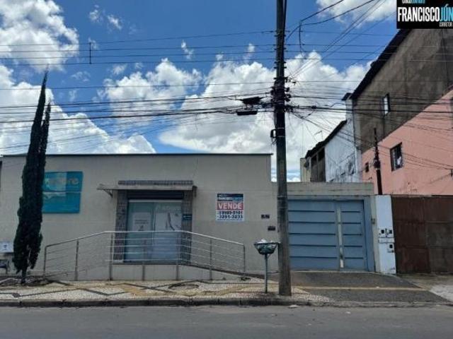 CASA NO SETOR COIMBRA AV. PERIMETRAL