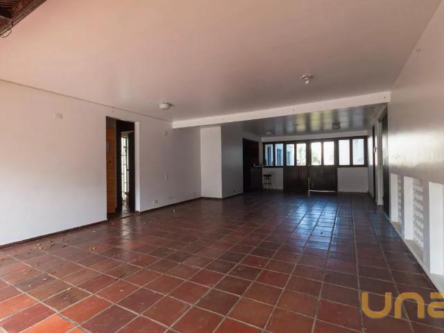 Casa no Vista Alegre de 600 m² com 1 quarto