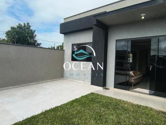 Casa nova com Piscina em pontal do Parana