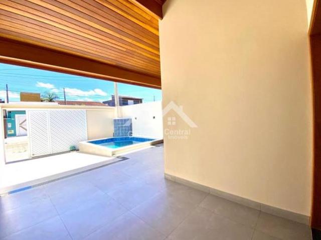 Casa nova com piscina em Peruíbe