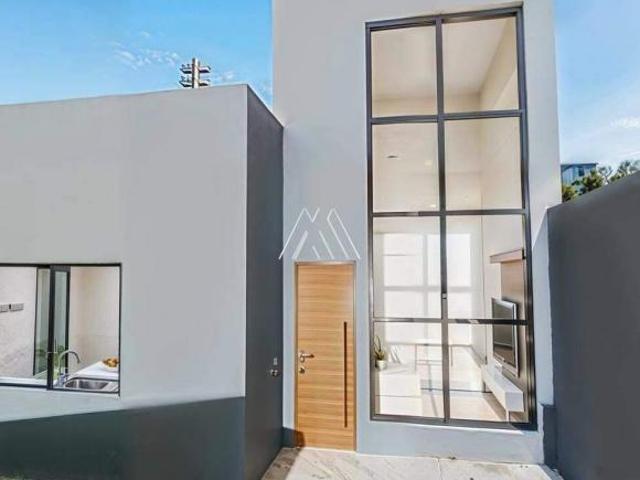 Casa nova com suíte e sacadas à venda no Centenário em Itaúna/MG