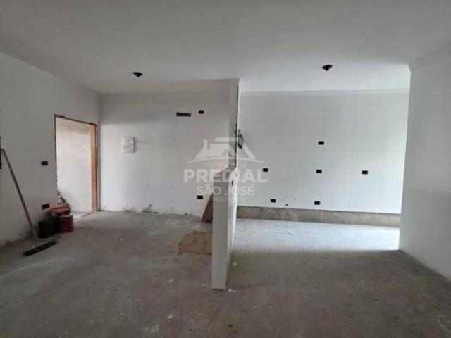 Casa nova com 2 suítes no Jardim das Industrias