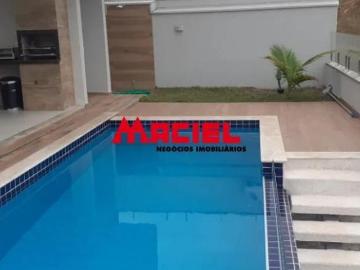 Casa nova com 320m² no condomínio Verana, com 04 suites, sendo 03 suites amplas no pavimento superio