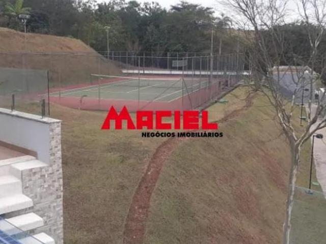 Casa nova com 320m² no condomínio Verana, com 04 suites, sendo 03 suites amplas no pavimento superio