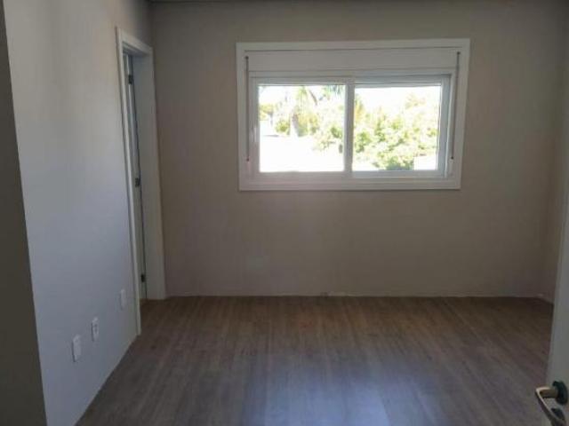 CASA NOVA COM 3 DORMITÓRIOS, SUÍTE E 2 VAGAS