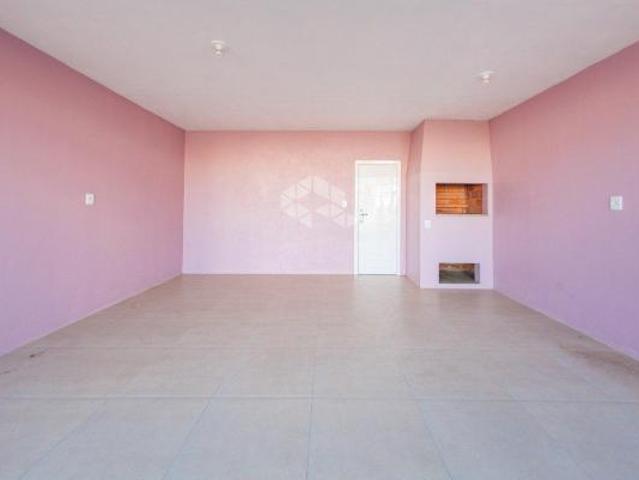 Casa Nova com 3 Dormitórios, Suíte Master com Closet no Centenário