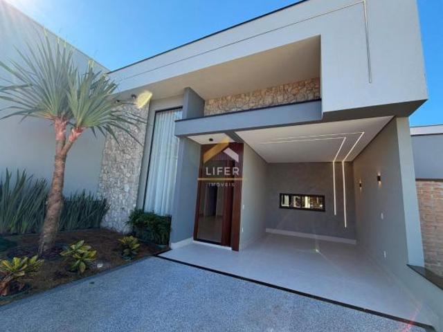 Casa Nova com 3 Suítes, Piscina e Vista para Mata | Park Gran Reserve
