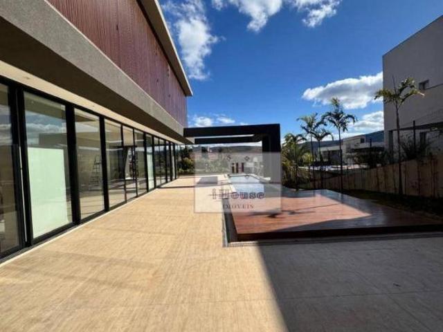 Casa nova com 5 suítes no condomínio do Alphaville